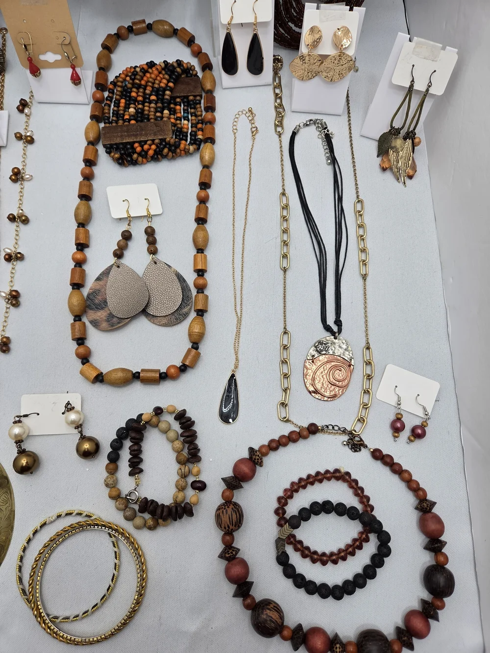 HUGE! 38pc Vintage To Now Jewelry Lot CHICO'S KENNETH LANE NRQ Necklace Earrings - Picture 9 of 16